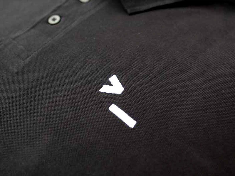 abstract logo su maglia